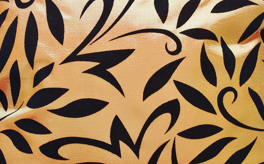タイシルク クッションカバー 　バンコク リーフ デザイン  オレンジ   【Bangkok Leaf Design , Orange】 45×45cm 対応 02