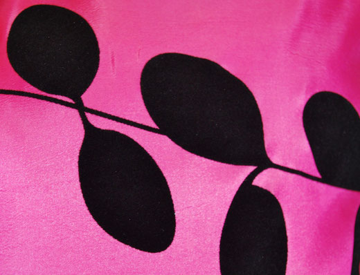 タイシルク クッションカバー 　リーフ デザイン　ピンク 【Leaf Design , Pink】 45×45cm 対応の商品写真02