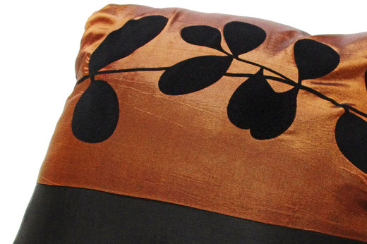 タイシルク クッションカバー 　リーフ デザイン　ブラウン 【Leaf Design , Brown】 45×45cm 対応の商品写真03