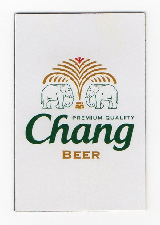 チャーン ビール マグネット type A （ホワイト×縦タイプ） 1枚 【タイ雑貨 Thailand Beer Chang Magnet】の商品画像01