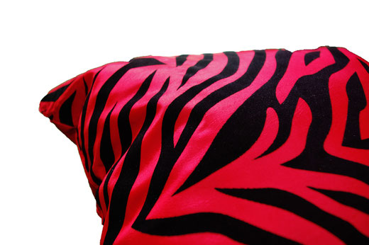 タイシルク クッションカバー 　ゼブラ デザイン　レッド 【Zebra Design , Red】 45×45cm 対応の商品画像04