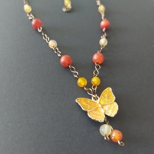 Collier papillon émaillé agates oranges fait main l' Arche de Jessica