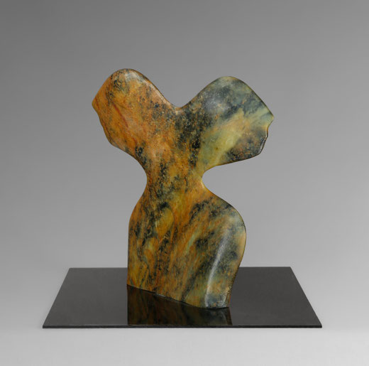 Heidrun Feistner: Zu zweit  / Die malenden Steine / Stein / 28 cm / 2019 / Foto Jean Molitor