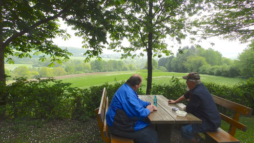 Die Grillhütte Odersbach lädt zum Rasten ein.