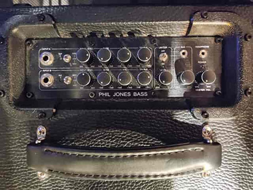 フィル・ジョーンズ「SUITCASE COMPACT BG-400」のツマミ部分。