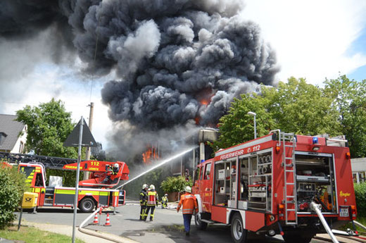 Hallenbrand: Zuerst brannte die Halle 2016 ab – Foto: JPH/Archiv
