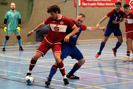 Der SC Rinteln mit Julian Bedey (links) trifft in der Gruppenphase des 15. Küchencentrum-Holtmann-Cups auf den SV Engern mit Nico Luther.