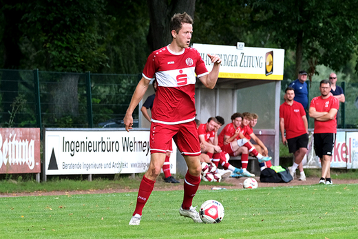 Justian Kober trifft doppelt beim Rintelner 3:2-Erfolg gegen den SC Extertal.
