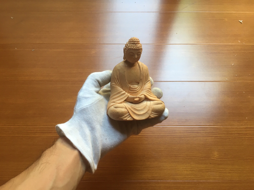 木彫りの釈迦如来像