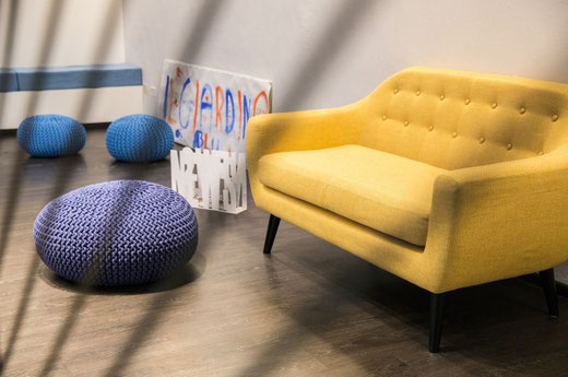 Spazio 19 Milano offre un ambiente accogliente e colorato