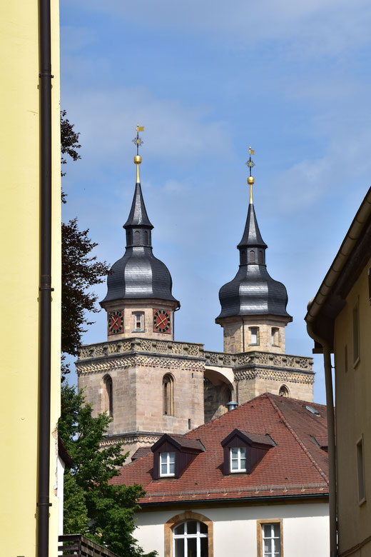 Blick zur den Türmen der Stadtkirche