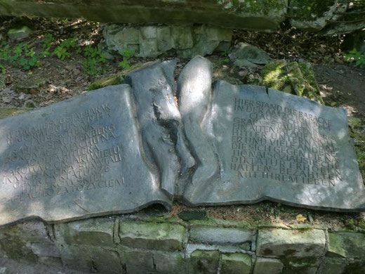 genau hier ist die Stauffenberg Bombe explodiert