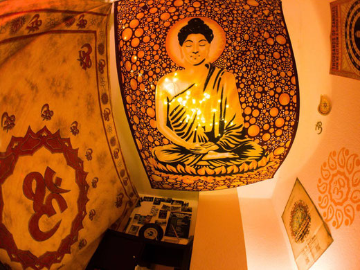 Karmandala Wandtücher mit Lebensbaum und Lotus Buddha Motiv