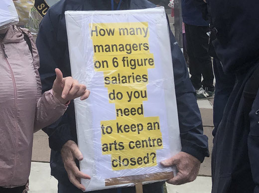 Photo from Twitter: South Bank culture venues protesting against job cuts outside the National theatre  29 08 2020