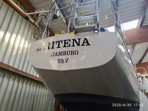 "the RITENA" und Peter warten auf die Aufhebung des Slippverbotes in Hamburg