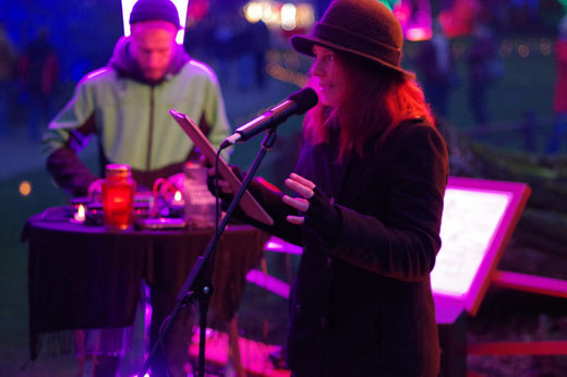 Katja las bei Münster leuchtet, Andteas sorgte für passende Gruselsounds.