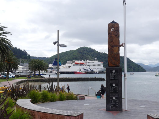 Picton Blick auf den Interislander,  bald geht es zur Nordinsel 