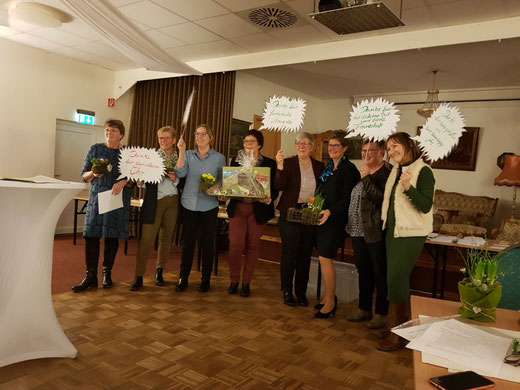 Die Vorstandsfrauen des Ortsvereins Süderbrarup mit alter und neuer Vorsitzenden