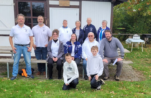 Gruppenbild aller anwesenden Mitglieder