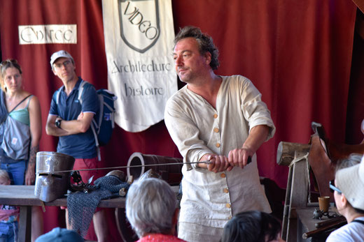 Démonstration de l'usage d'une épée, Château de Calmont, Espalion, Aveyron 