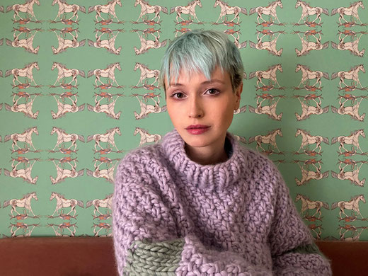 Die Londonerin Reema präsentiert gerade bei einer Deutschland-Tournee ihr drittes Album "One For Sorrow, Two For Joy". Am Samstag ist sie beim "Sanfte Töne Festival" in der Alten Kirche Rulfingen zu Gast. Foto: Promo 