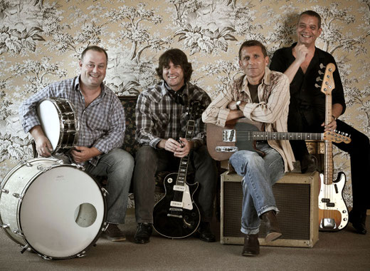 Willy & The Poor Boys gilt als eine der kompetentesten deutschen CCR-Tributebands. Die vier Pfälzer eröffnen am Samstag das Liveprogramm der neuen Event-Location "Traube". Foto: Promo