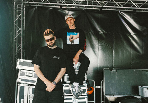Für das eigentlich ausverkaufte Konzert des Allgäuer Electro-Dance-Music-Duos Drunken Masters am 25. April sind durch eine Verlegung der Location wieder Tickets erhältlich. Foto: Woody Woodsn