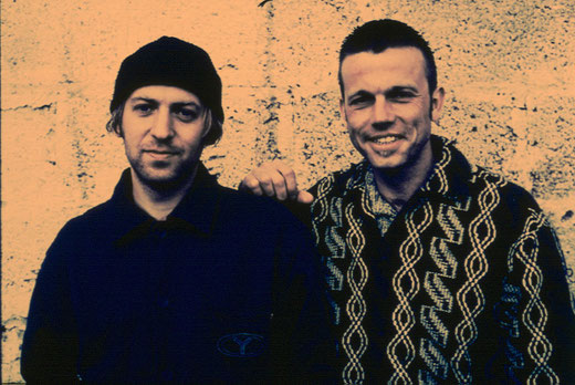 Camouflage um 1995, als die Band aus Bietigheim-Bissingen bereits in Duo-Besetzung unterwegs war. Mit "Spice Crackers" wird ein Album aus dieser Zeit wiederveröffentlicht. Foto: Bandarchiv Camouflage