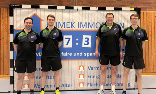 Derbysieg für die zweite Mannschaft (v. l. S. Wirtz, P. Stobbe, J. Wolter und T. Dörr)