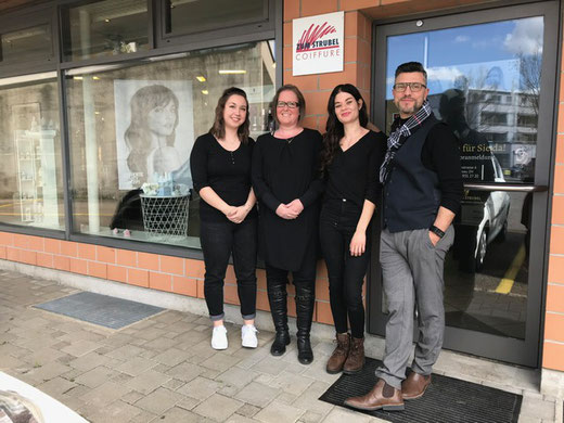 Gute Lösung in schwierigen Zeiten: Shannon Nydegger, Claudia Frei, Laura Iseli, Graziano Cappilli (v.l.n.r.) Bild: bunts.ch