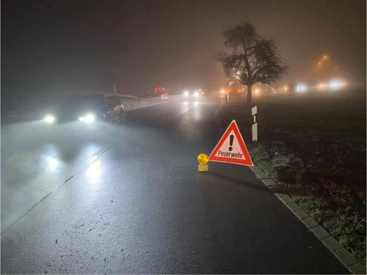Wasserrohrbruch nach Unfall. Bild: Feuerwehr Gossau ZH