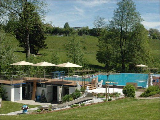 Ab dem 6. Juni kann man wieder ins kühle Nass springen. Bild: Gemeinde Grüningen ZH