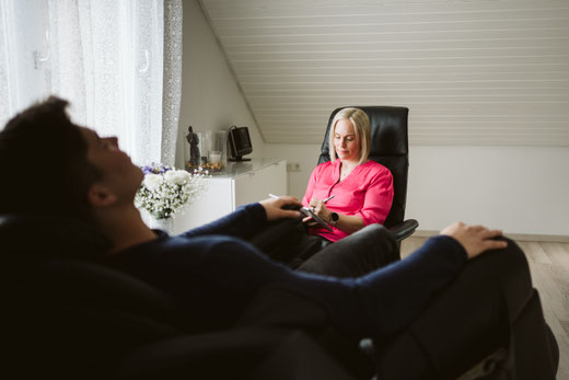 Sonja Müller - Coaching & mehr, Sonja Müller, Sonja Müller-Gasper, Sonja Müller Akademie, Coaching, Hypnose, EMDR, Hypnoanalyse, Premium-Hypnoanalyse, Böblingen, Nagold, Jettingen, Tübingen, Rottenburg, Freundenstadt, Therapie