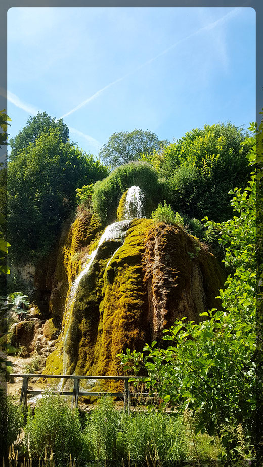 Einsamer Wandersteg am Dreimühlen-Wasserfall ?!