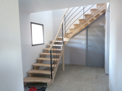 Artisan fabricant d'escaliers sur mesure - Escalier bois, verre et inox.