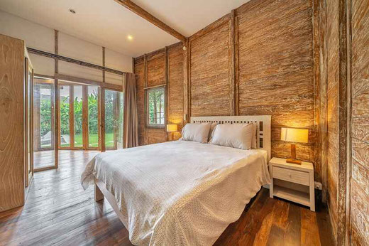 Dijual vila di Tibubeneng