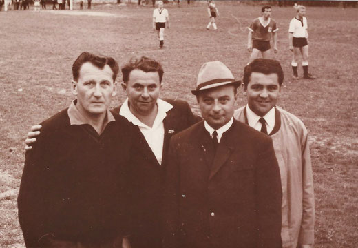 Das “Urbild” aus dem Jahre 1967. v.l. Hans Häusler (VfB Friedberg/Hessen), Fritz Aigner (SC Pinggau-Friedberg, Max Kreitmayr ( SF Friedberg) und Otmar Selder (TSV Friedberg)