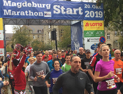 Szene vom Zehn-Kilometer-Start in den hinteren Regionen. Foto: Alpha-Report