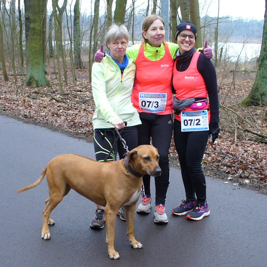 Glücklich im Ziel (von links): Ines Herm, Heike Graper und Benita Zurke.