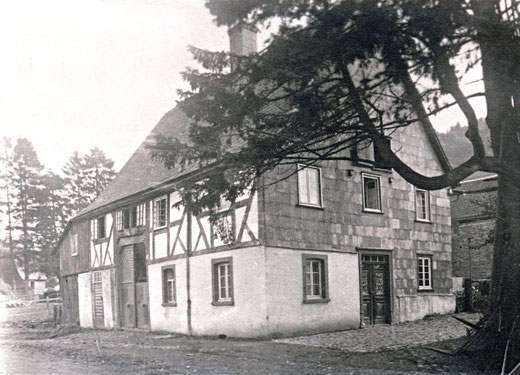 Das 1789 erbaute Haus des Dorfschmieds Schulte in Sallinghausen