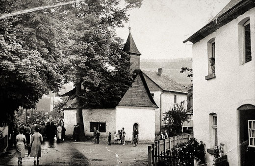 Die alte Niederesloher Dorfkapelle St. Isidor