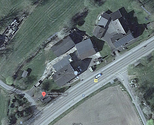 Limbergs Hof in Niederreiste (Haus Nr. 9), früher Roggemann, liegt unmittelbar an der heutigen Bundesstraße 55.