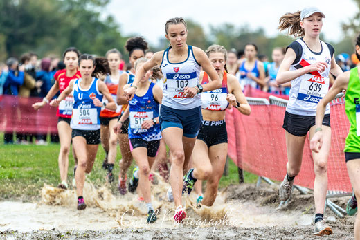 Cette photo représente une photo de sport, du cross-country au championnat de France.