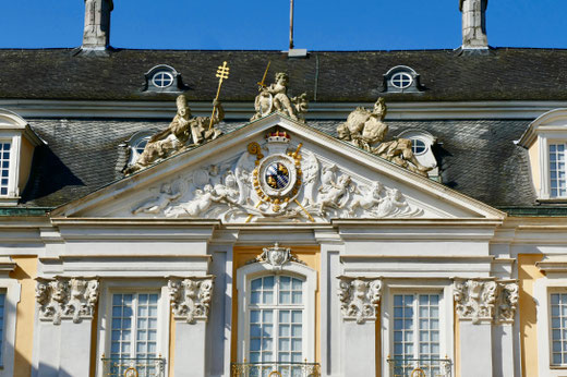 Sehenswürdigkeit Barock Schloss Augustusburg in Brühl und die barocke Gartenanlage
