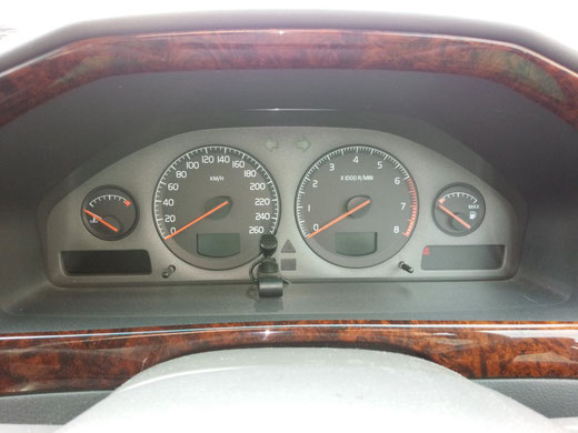 VOLVO V70 メーター動かない 修理 - 村岡カーユニットリペア VOLVO V70 メーター動かない 修理 - 村岡カーユニットリペア