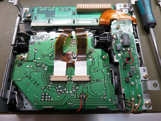 フィガロ純正オーディオ　Clarion PN-2028U カーオーディオ フィガロ純正オーディオClarion PN-2028U カーオーディオ