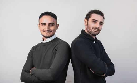 DUE RAGAZZI SORRIDENTI BUSTO