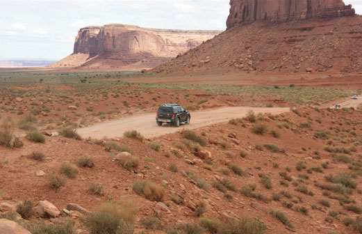 Schotterpiste im Monument Valley