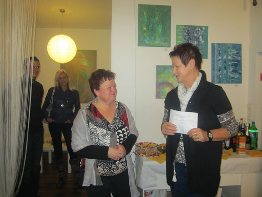  mit Frau Gemeinderat Anneliese Pöttscher , die die Ausstellung eröffnete 