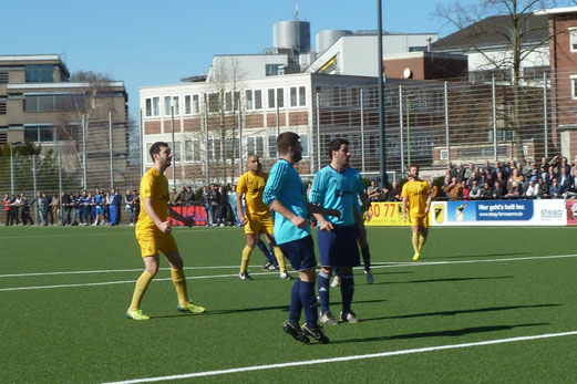 Erste Mannschaft gegen TuS 84/10 (2:0), Pelmanstraße, 08.03.2015. - Foto: mal.